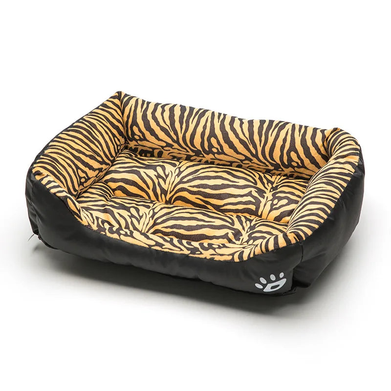 Cuccia Quadrata in Peluche per Cani e Gatti – Comfort Lussuoso e Impermeabile per Tutte le Stagioni