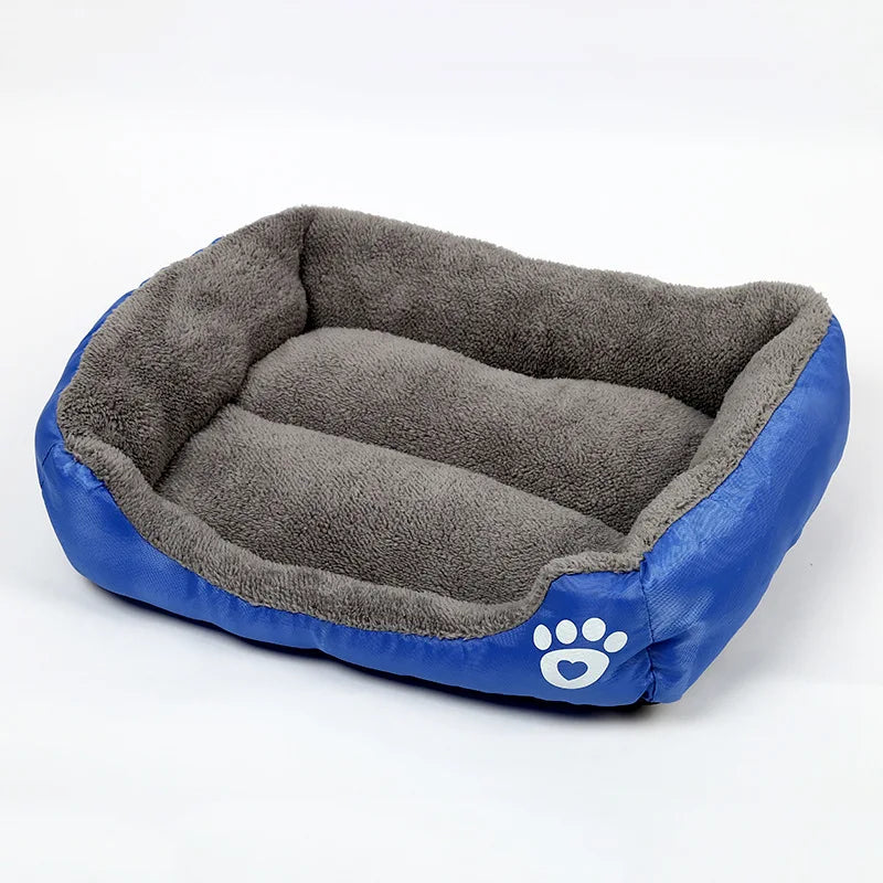 Cuccia Quadrata in Peluche per Cani e Gatti – Comfort Lussuoso e Impermeabile per Tutte le Stagioni